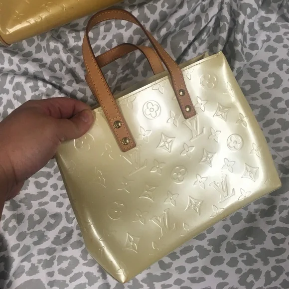 🚫SOLD🚫New Louis Vuitton Reade PM pearl *read - Picture 2 of 7